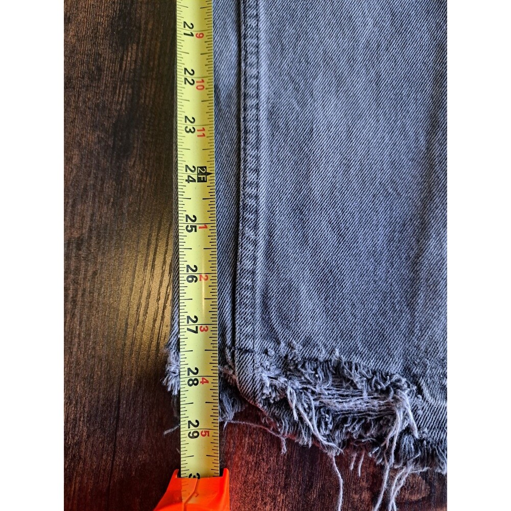 Vintage Levi's 512 Slim Fit Tapered Jeans Short - Picture 12 of 12